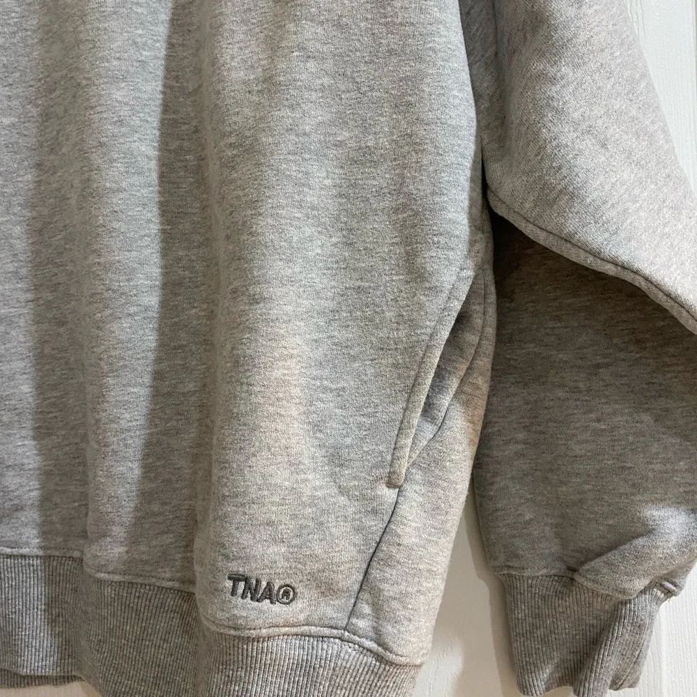 Aritzia TNA Crewneck - Picture 2 of 4